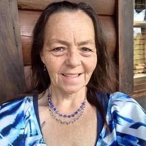 Meet your Posher, Debbie